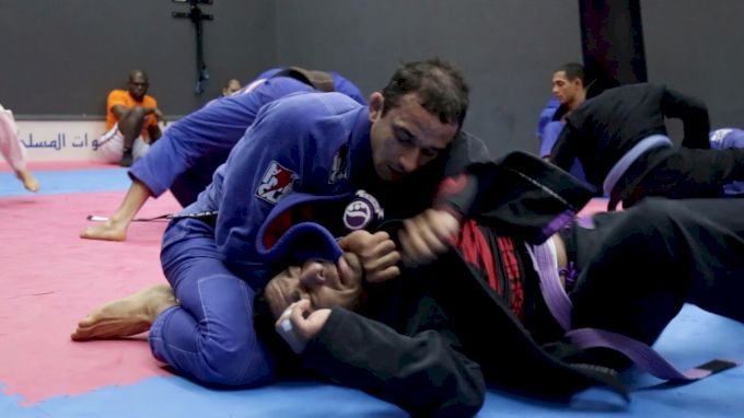 Jiu-Jitsu Etiquette: Is It Bad For People To Ask Senior Belts To Roll?