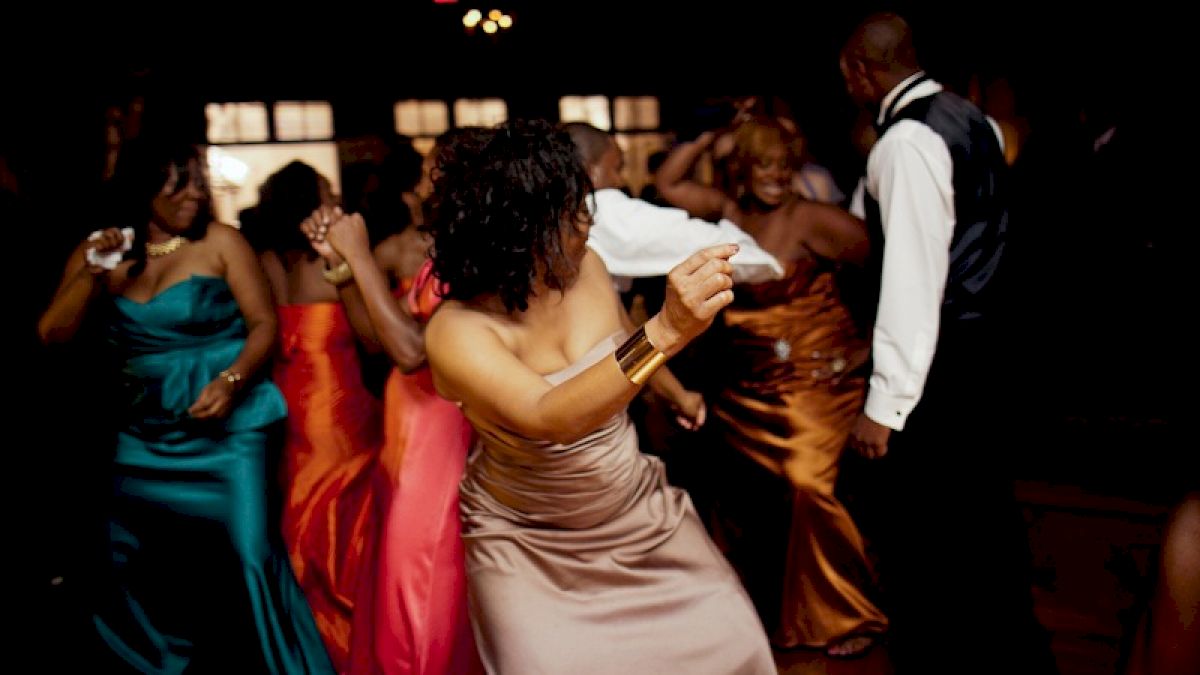 Top 5 Wedding Line Dances