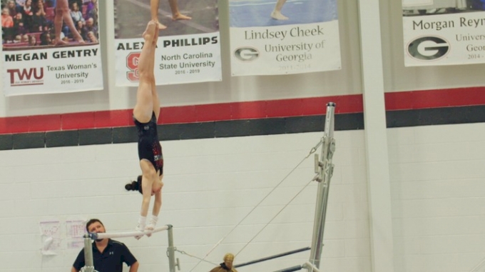 Elena Arenas Shows Bar Routine + New Combo